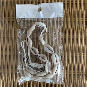 Seashell choker necklace